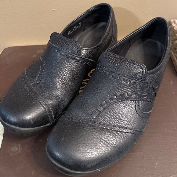 Clarks Black In Motion Leather Slip-Ons 9.5 Clogs Black - Picture 1 of 5